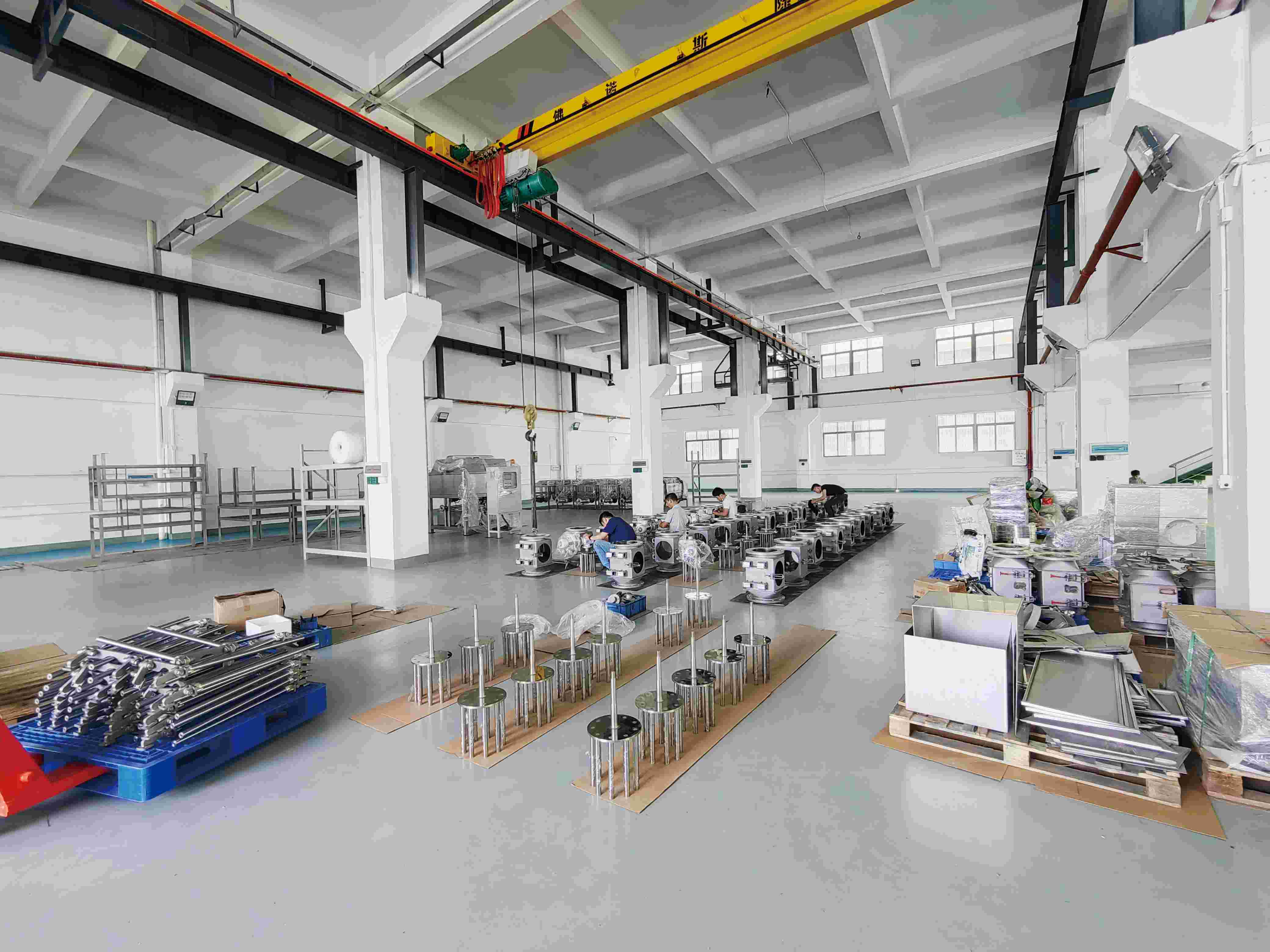 Eskuzko eta automatikoki burdina kentzeko ekipoak: abantailak eta desberdintasunak